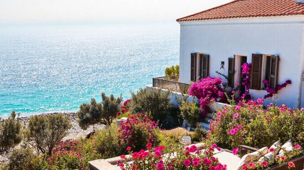 Top-rated villa rentals in Paros for your perfect vacation