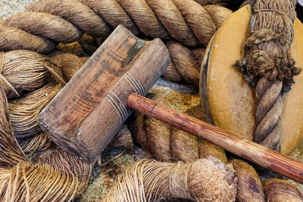 What are the best locations in the UK for a guided tour of historic shipbuilding sites?